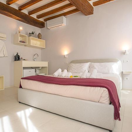 Glam Parma Hotel Екстериор снимка
